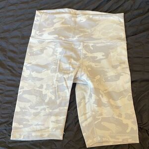 Lululemon ribbed biker shorts